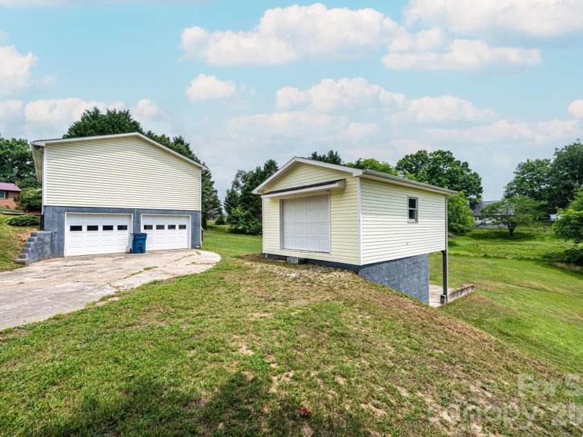 1697 Denver Court, Lenoir, NC 28645.  MLS# CAR4391489, YatesRealty ID 31117. 