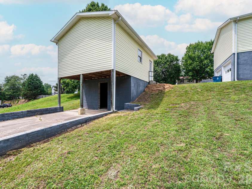 1697 Denver Court, Lenoir, NC 28645.  MLS# CAR4391489, YatesRealty ID 31117. 