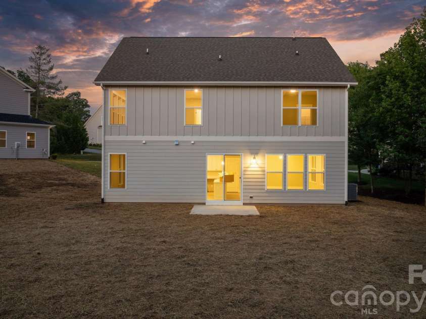 3869 12th Street Court, Hickory, NC 28601.  MLS# CAR4385840, YatesRealty ID 31118. 
