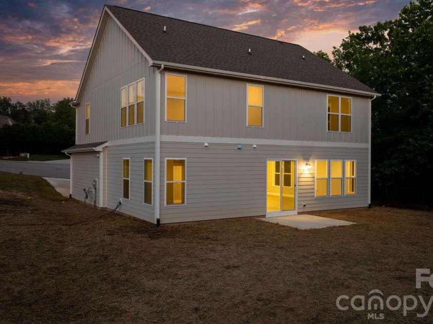 3869 12th Street Court, Hickory, NC 28601.  MLS# CAR4385840, YatesRealty ID 31118. 