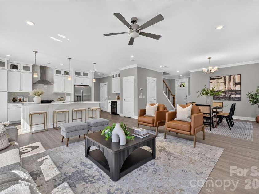3869 12th Street Court, Hickory, NC 28601.  MLS# CAR4385840, YatesRealty ID 31118. 