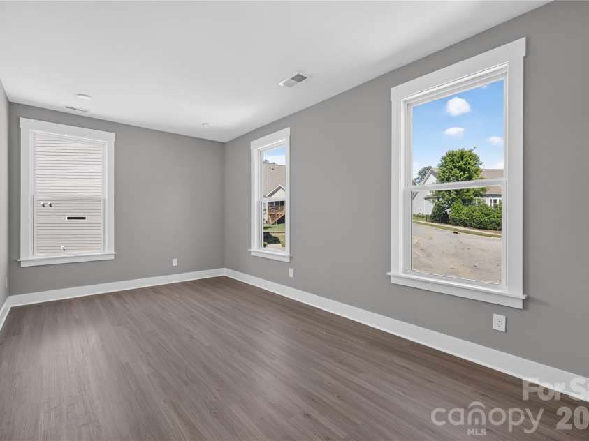 3869 12th Street Court, Hickory, NC 28601.  MLS# CAR4385840, YatesRealty ID 31118. 