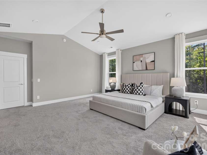 3869 12th Street Court, Hickory, NC 28601.  MLS# CAR4385840, YatesRealty ID 31118. 