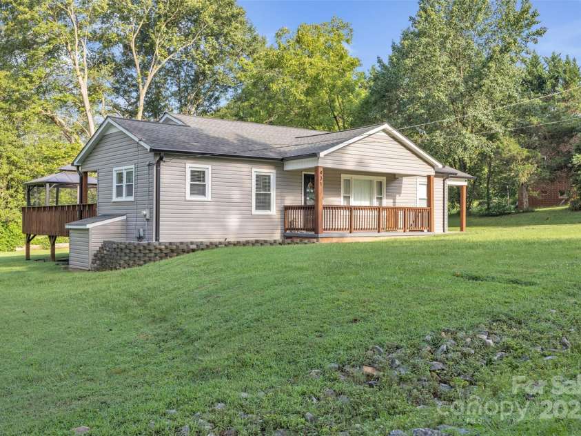 431 School Drive, Taylorsville, NC 28681.  MLS# CAR4278918, YatesRealty ID 31118. 