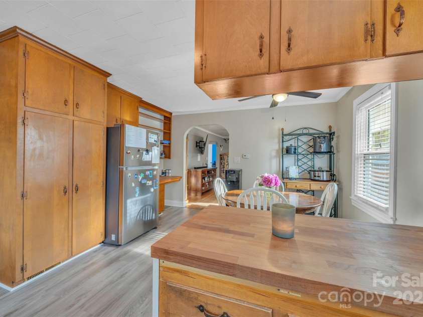 431 School Drive, Taylorsville, NC 28681.  MLS# CAR4278918, YatesRealty ID 31118. 