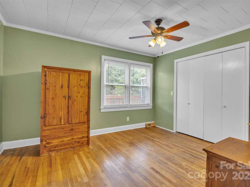 431 School Drive, Taylorsville, NC 28681.  MLS# CAR4278918, YatesRealty ID 31118. 