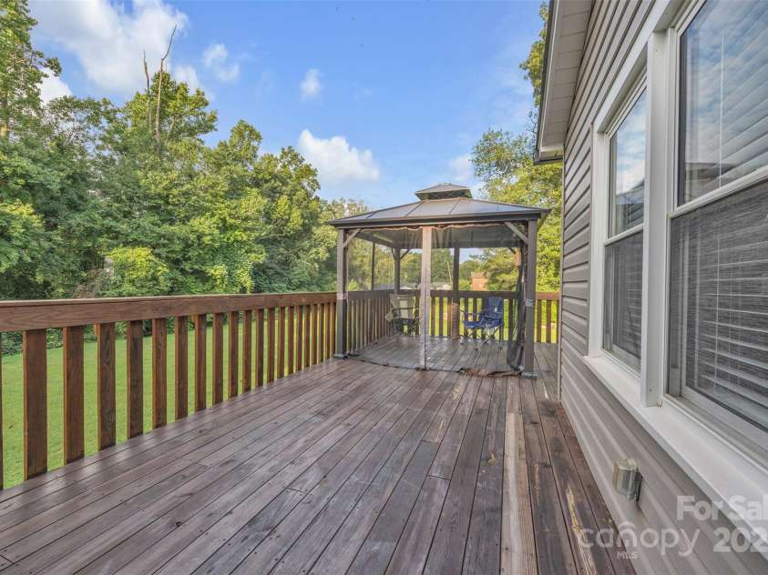 431 School Drive, Taylorsville, NC 28681.  MLS# CAR4278918, YatesRealty ID 31118. 