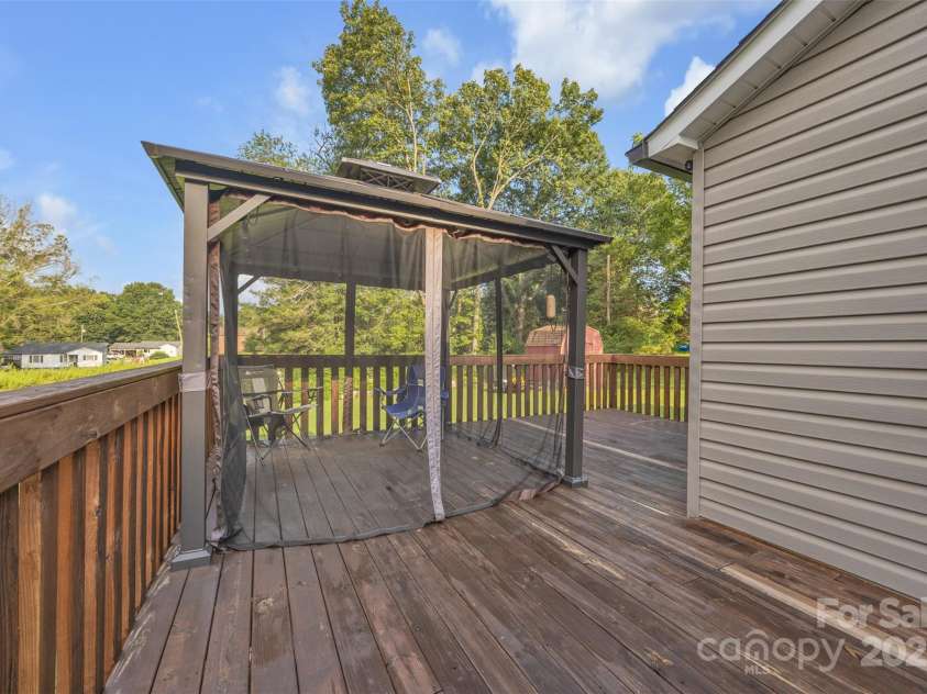 431 School Drive, Taylorsville, NC 28681.  MLS# CAR4278918, YatesRealty ID 31118. 