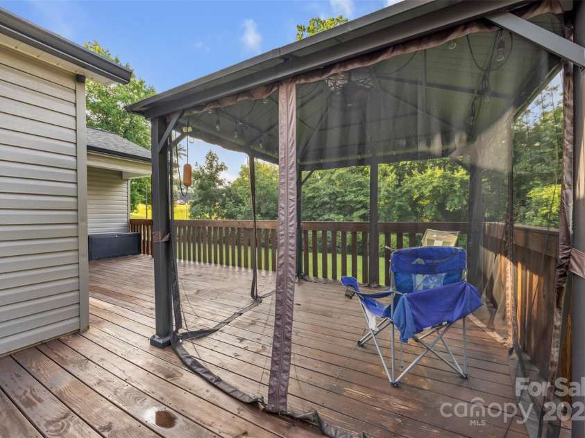 431 School Drive, Taylorsville, NC 28681.  MLS# CAR4278918, YatesRealty ID 31118. 