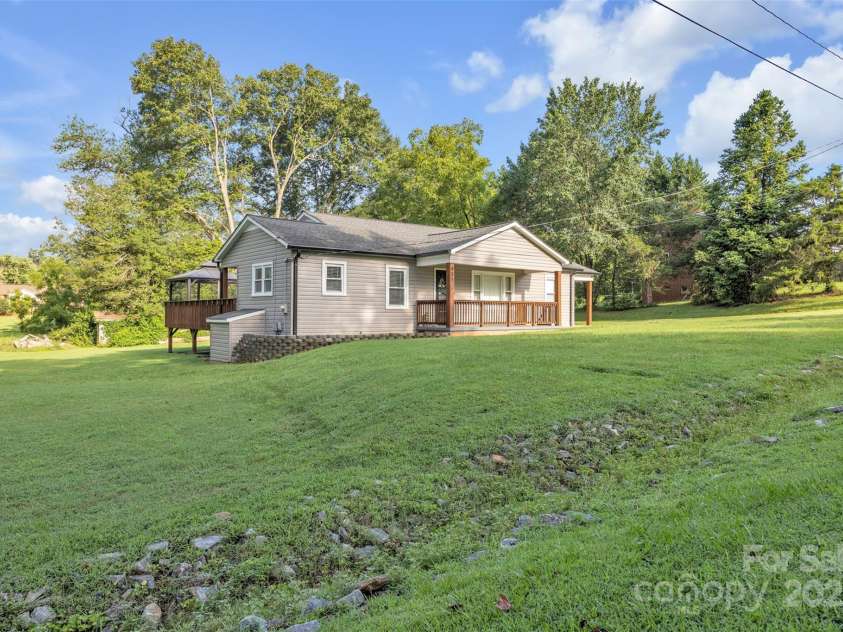 431 School Drive, Taylorsville, NC 28681.  MLS# CAR4278918, YatesRealty ID 31118. 