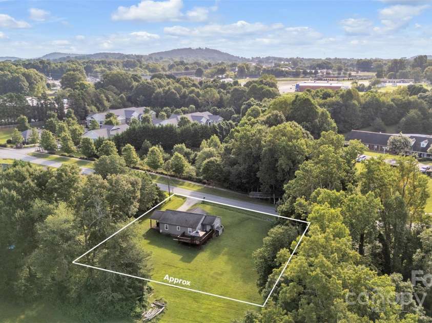 431 School Drive, Taylorsville, NC 28681.  MLS# CAR4278918, YatesRealty ID 31118. 