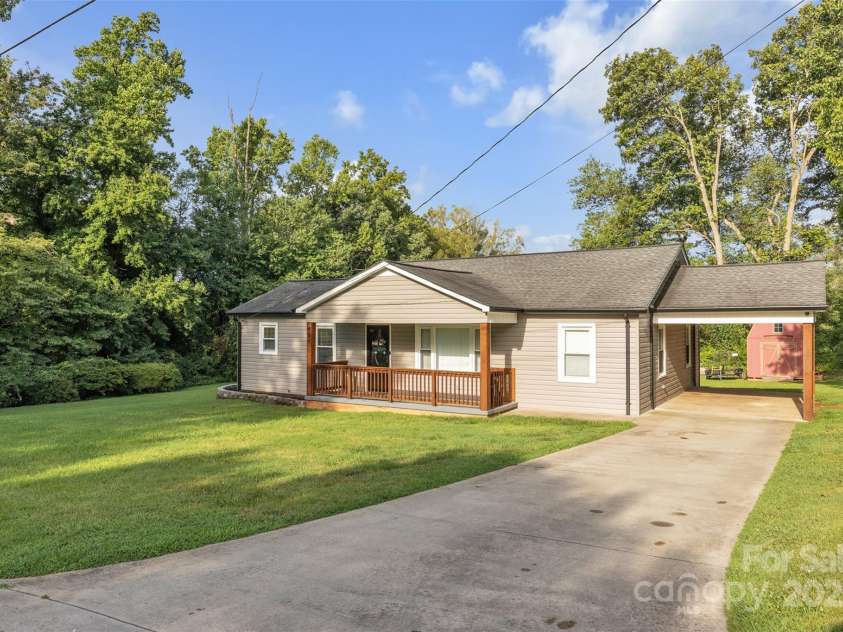 431 School Drive, Taylorsville, NC 28681.  MLS# CAR4278918, YatesRealty ID 31118. 