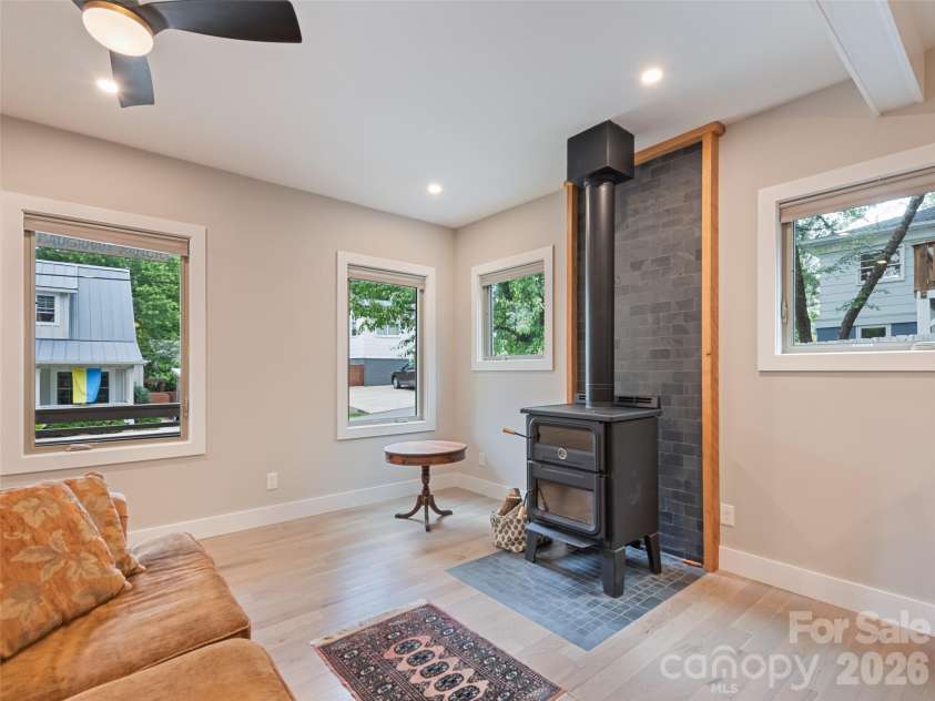 10 Pruitt Street, Asheville, NC 28806.  MLS# CAR4388374, YatesRealty ID 31119. 