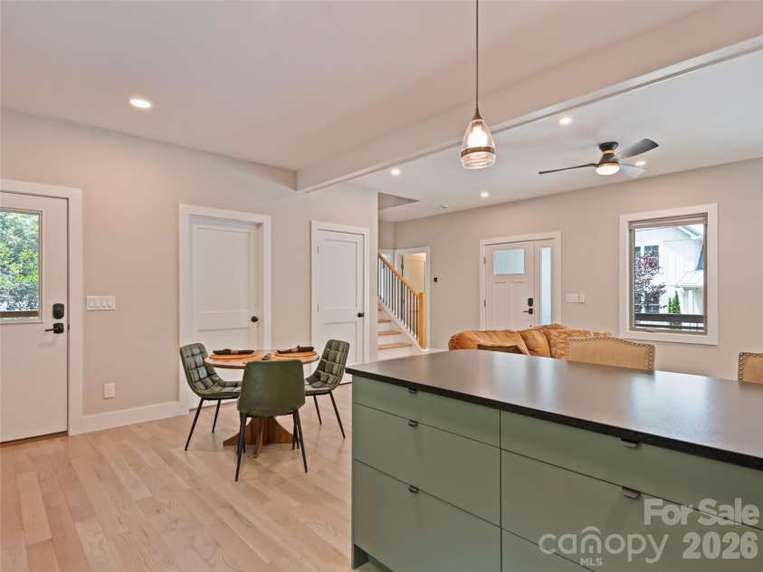 10 Pruitt Street, Asheville, NC 28806.  MLS# CAR4388374, YatesRealty ID 31119. 