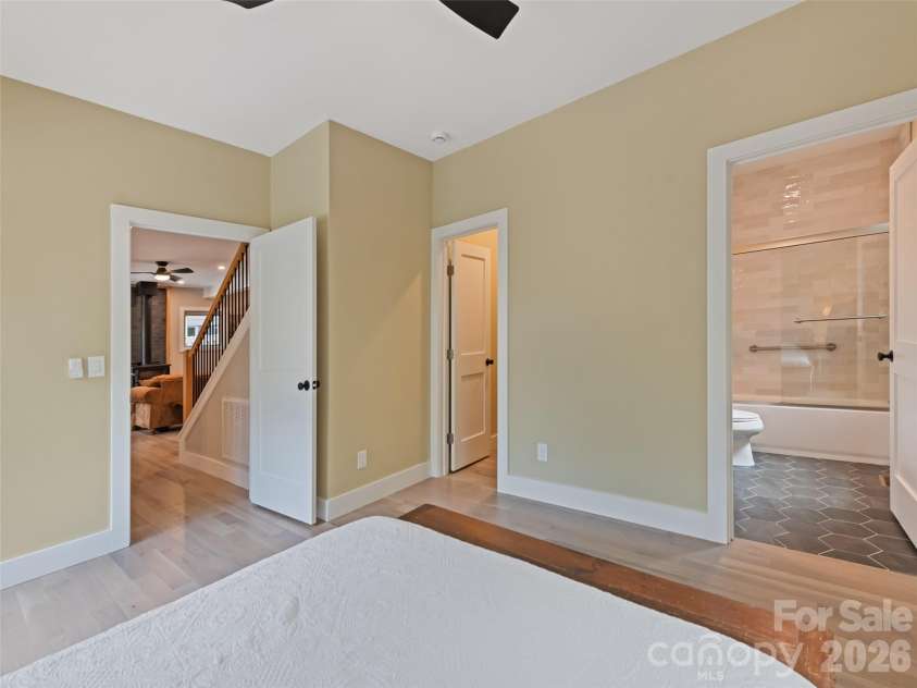 10 Pruitt Street, Asheville, NC 28806.  MLS# CAR4388374, YatesRealty ID 31119. 