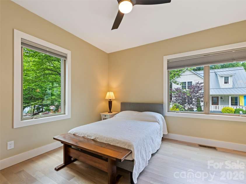 10 Pruitt Street, Asheville, NC 28806.  MLS# CAR4388374, YatesRealty ID 31119. 