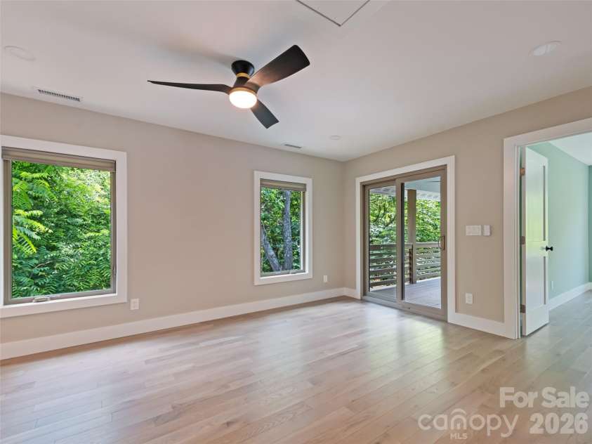 10 Pruitt Street, Asheville, NC 28806.  MLS# CAR4388374, YatesRealty ID 31119. 