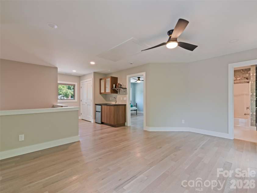 10 Pruitt Street, Asheville, NC 28806.  MLS# CAR4388374, YatesRealty ID 31119. 