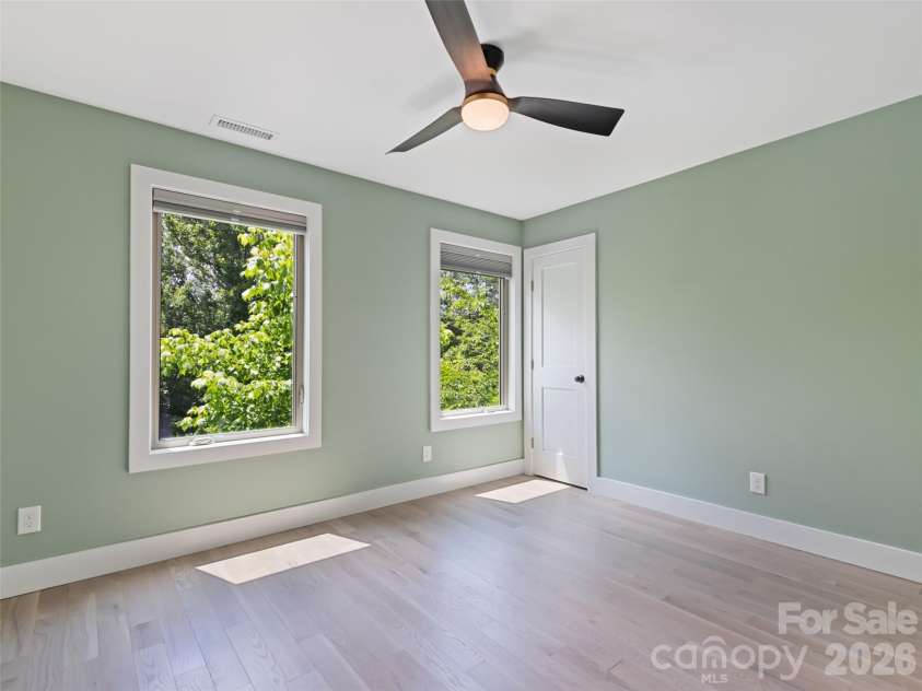 10 Pruitt Street, Asheville, NC 28806.  MLS# CAR4388374, YatesRealty ID 31119. 