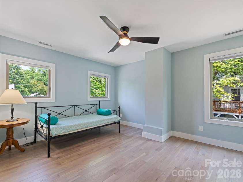 10 Pruitt Street, Asheville, NC 28806.  MLS# CAR4388374, YatesRealty ID 31119. 