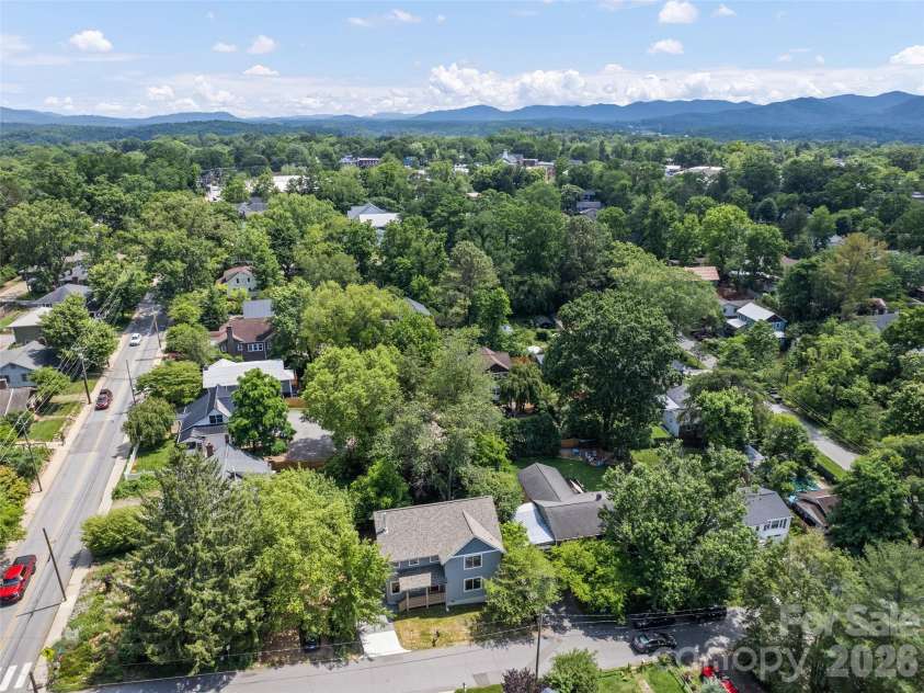 10 Pruitt Street, Asheville, NC 28806.  MLS# CAR4388374, YatesRealty ID 31119. 