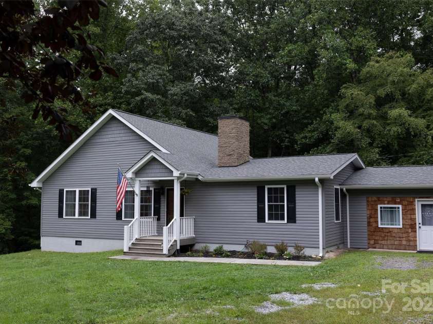 140 Bald Rock Road, Hendersonville, NC 28792.  MLS# CAR4284431, YatesRealty ID 31119. 