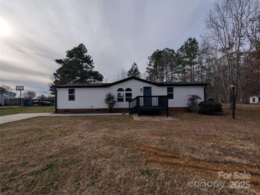 340 Freedom Drive, Salisbury, NC 28147.  MLS# CAR4332756, YatesRealty ID 3112. 