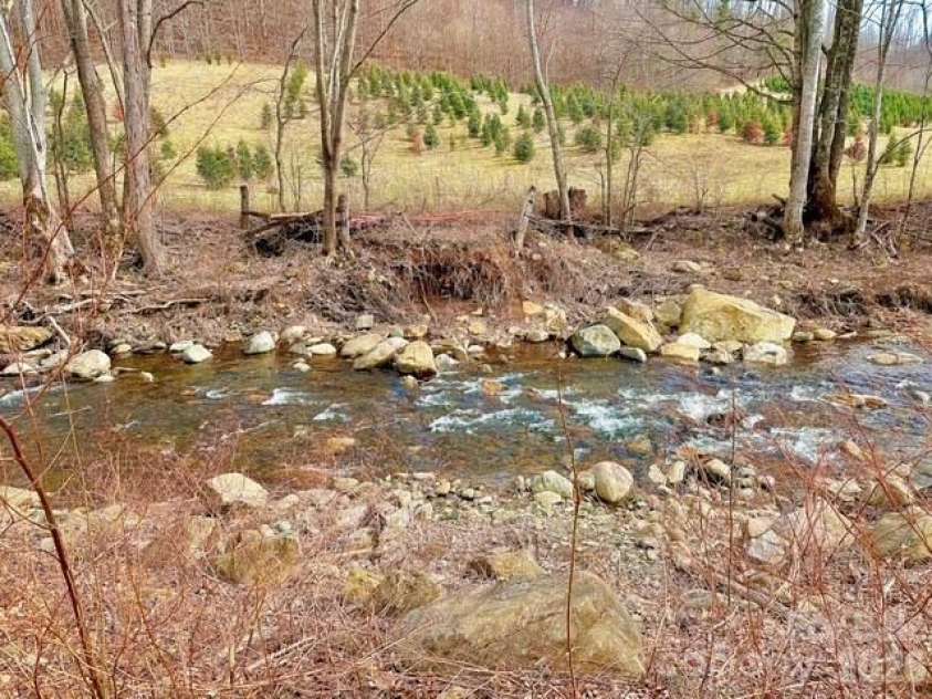 6367 NC 261 Highway, Bakersville, NC 28705.  MLS# CAR4354167, YatesRealty ID 3112. 