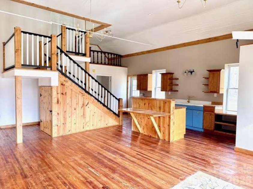 6367 NC 261 Highway, Bakersville, NC 28705.  MLS# CAR4354167, YatesRealty ID 3112. 