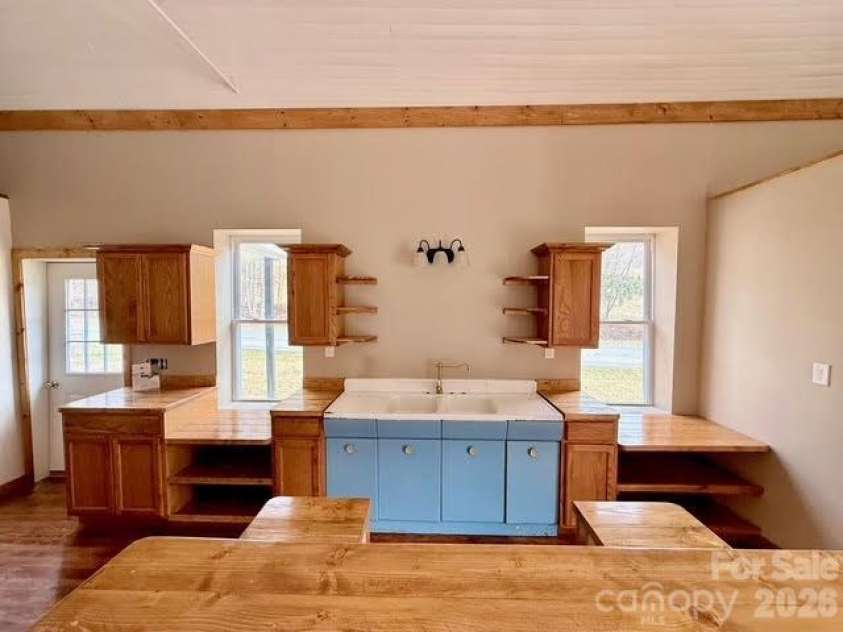 6367 NC 261 Highway, Bakersville, NC 28705.  MLS# CAR4354167, YatesRealty ID 3112. 