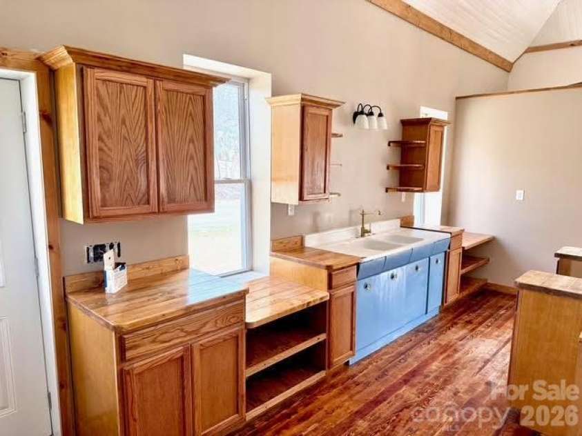 6367 NC 261 Highway, Bakersville, NC 28705.  MLS# CAR4354167, YatesRealty ID 3112. 