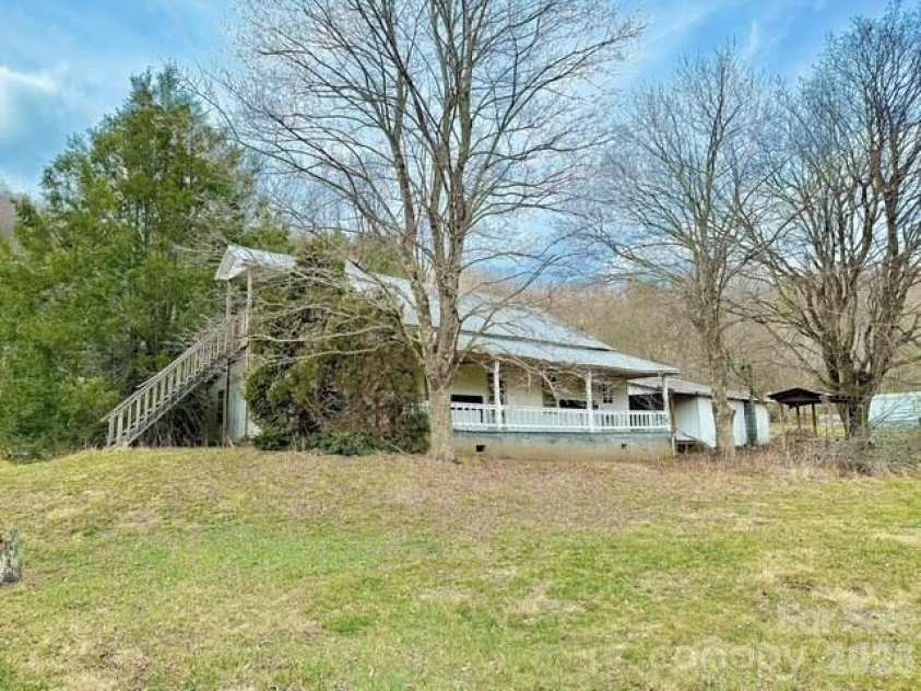 6367 NC 261 Highway, Bakersville, NC 28705.  MLS# CAR4354167, YatesRealty ID 3112. 