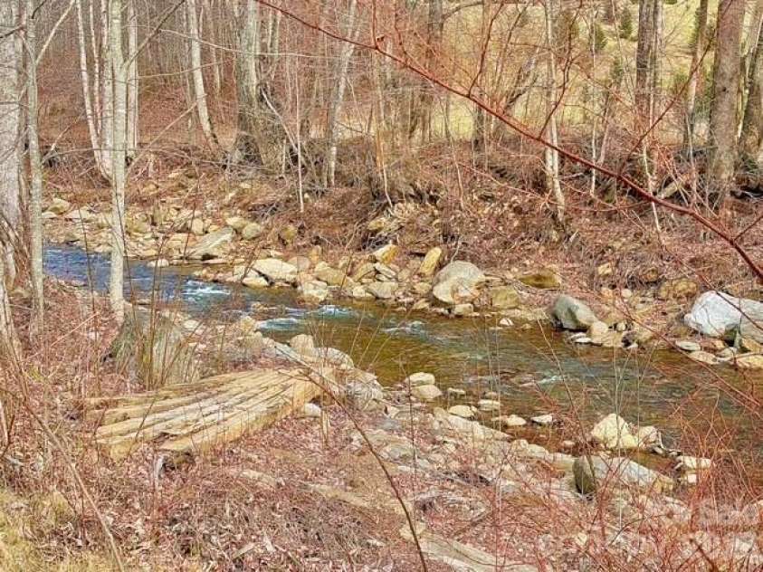 6367 NC 261 Highway, Bakersville, NC 28705.  MLS# CAR4354167, YatesRealty ID 3112. 