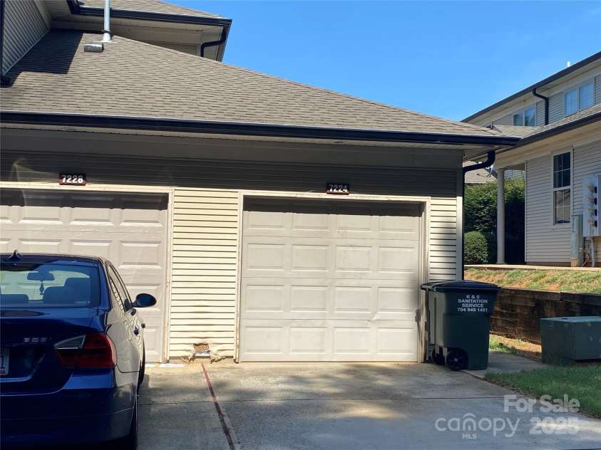 7224 Michaels Landing Drive, Charlotte, NC 28262.  MLS# CAR4283823, YatesRealty ID 31120. 1 Car Garage