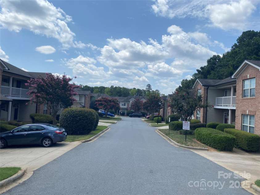 7224 Michaels Landing Drive, Charlotte, NC 28262.  MLS# CAR4283823, YatesRealty ID 31120. 