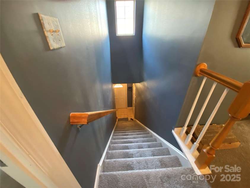7224 Michaels Landing Drive, Charlotte, NC 28262.  MLS# CAR4283823, YatesRealty ID 31120. Exit