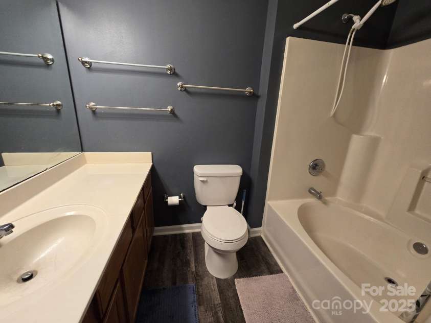 7224 Michaels Landing Drive, Charlotte, NC 28262.  MLS# CAR4283823, YatesRealty ID 31120. Garage