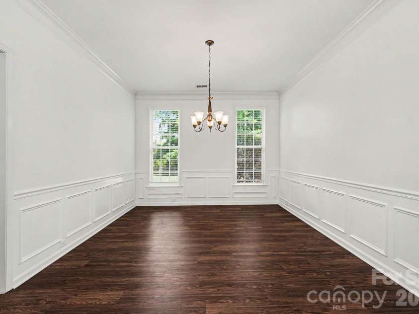 11310 Glenstone Court, Charlotte, NC 28269.  MLS# CAR4389158, YatesRealty ID 31121. 