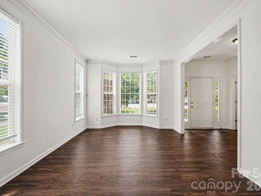 11310 Glenstone Court, Charlotte, NC 28269.  MLS# CAR4389158, YatesRealty ID 31121. 