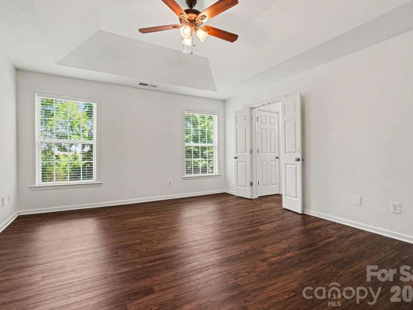 11310 Glenstone Court, Charlotte, NC 28269.  MLS# CAR4389158, YatesRealty ID 31121. 