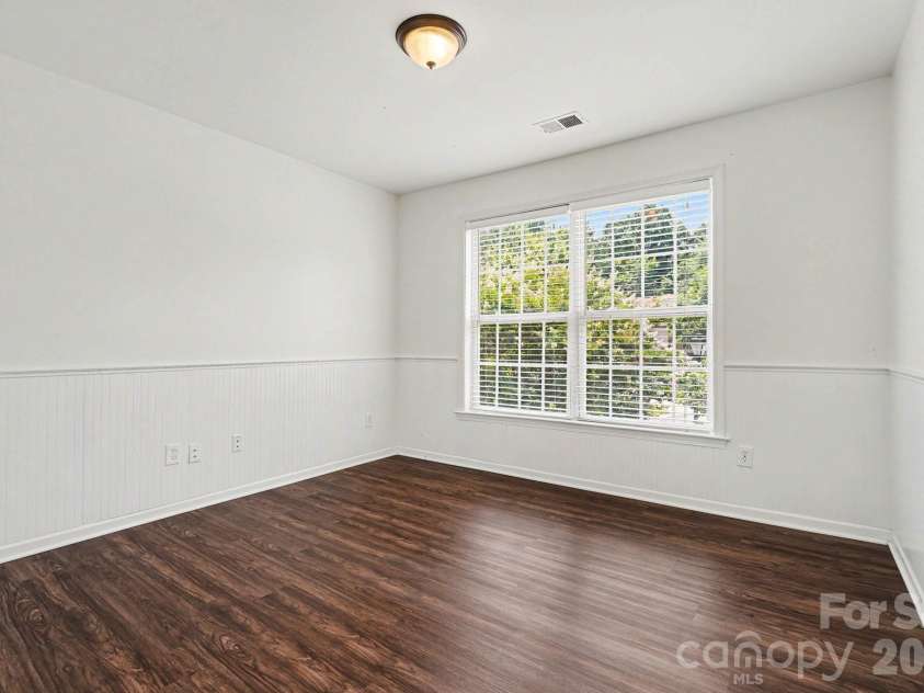 11310 Glenstone Court, Charlotte, NC 28269.  MLS# CAR4389158, YatesRealty ID 31121. 