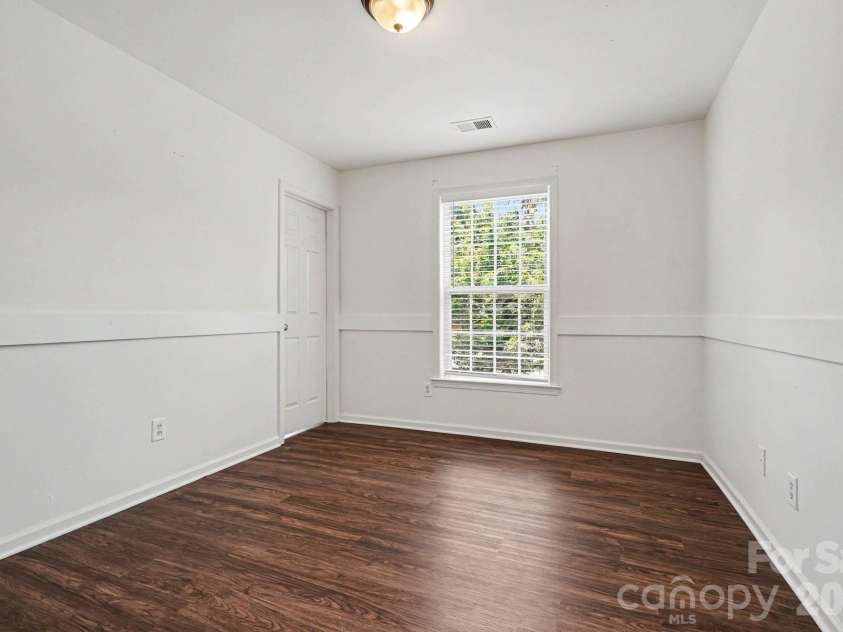 11310 Glenstone Court, Charlotte, NC 28269.  MLS# CAR4389158, YatesRealty ID 31121. 