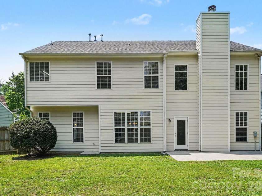 11310 Glenstone Court, Charlotte, NC 28269.  MLS# CAR4389158, YatesRealty ID 31121. 