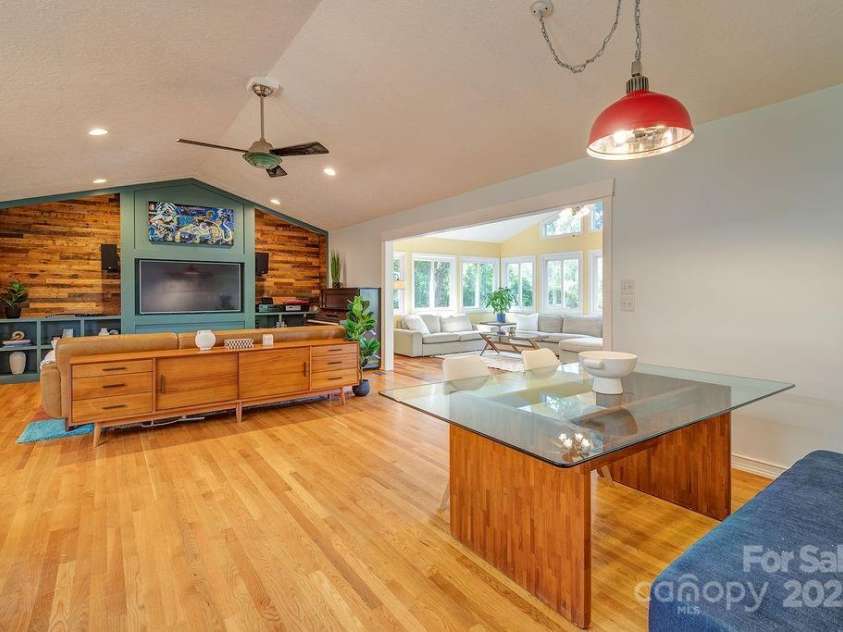 44 Samayoa Place, Asheville, NC 28806.  MLS# CAR4265145, YatesRealty ID 31121. 