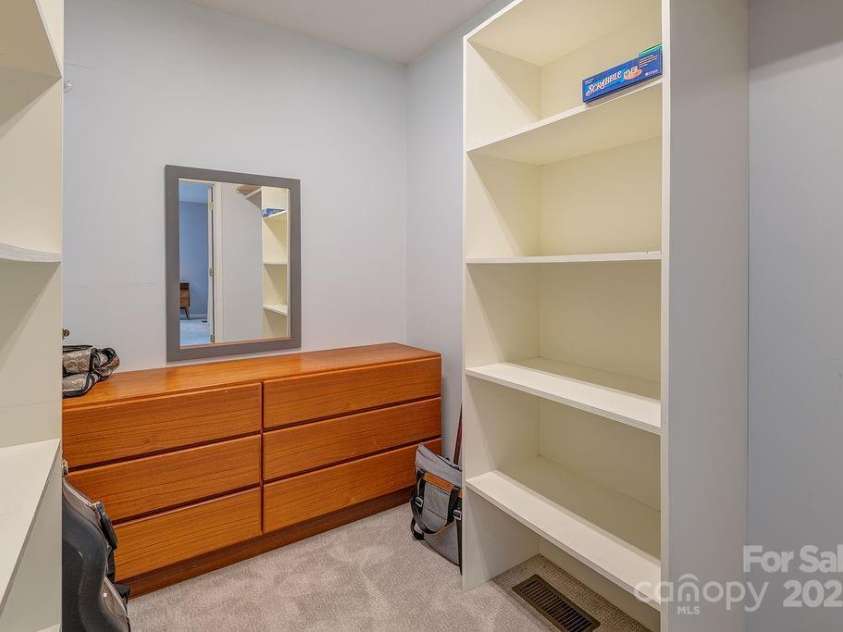 44 Samayoa Place, Asheville, NC 28806.  MLS# CAR4265145, YatesRealty ID 31121. 