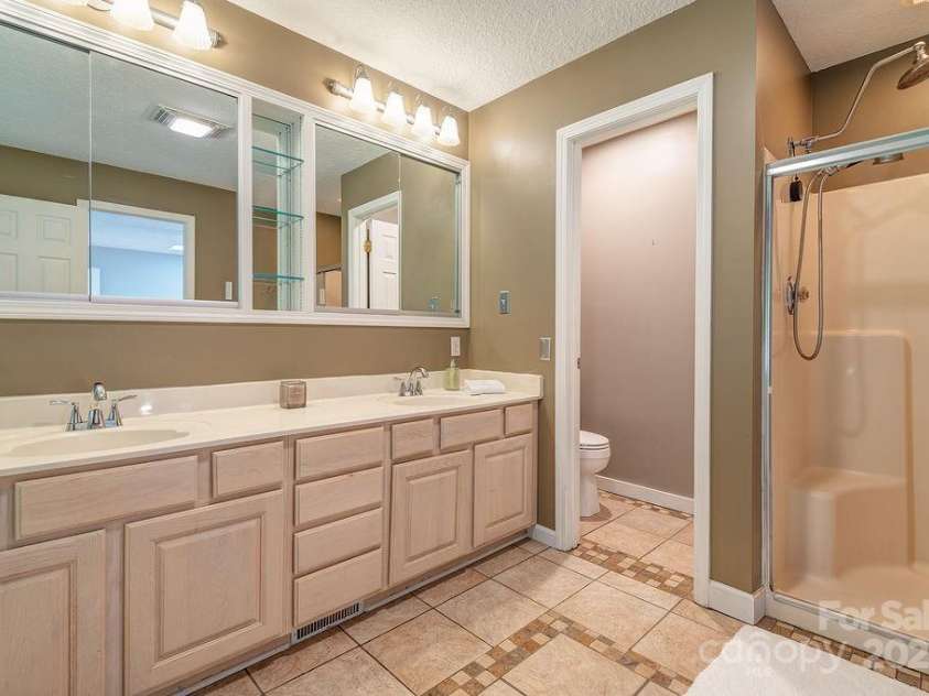 44 Samayoa Place, Asheville, NC 28806.  MLS# CAR4265145, YatesRealty ID 31121. 