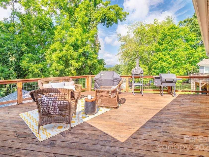 44 Samayoa Place, Asheville, NC 28806.  MLS# CAR4265145, YatesRealty ID 31121. 