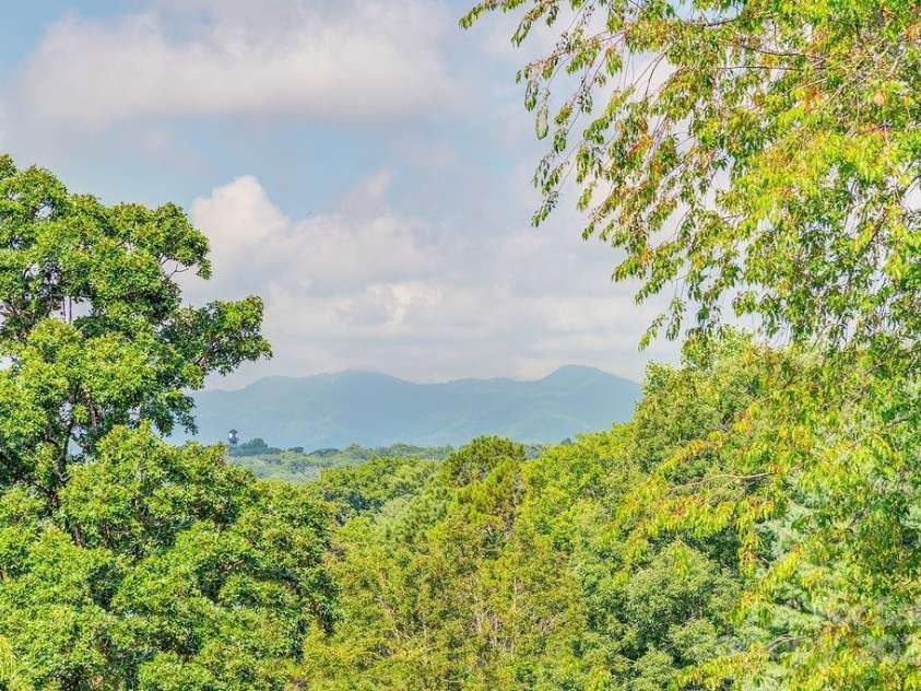 44 Samayoa Place, Asheville, NC 28806.  MLS# CAR4265145, YatesRealty ID 31121. 