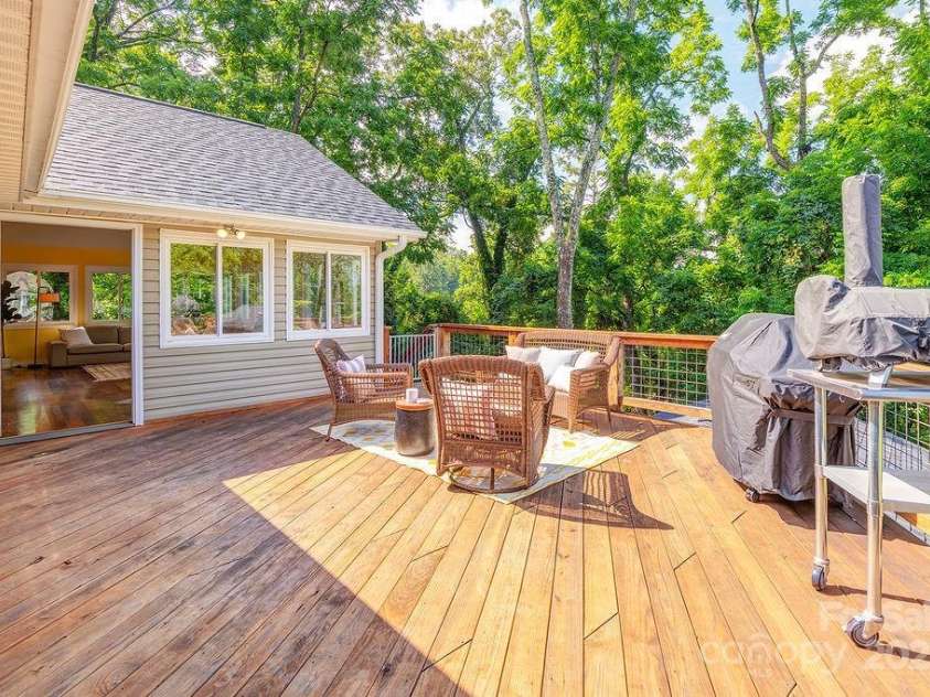 44 Samayoa Place, Asheville, NC 28806.  MLS# CAR4265145, YatesRealty ID 31121. 