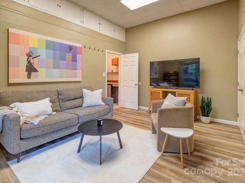 44 Samayoa Place, Asheville, NC 28806.  MLS# CAR4265145, YatesRealty ID 31121. 